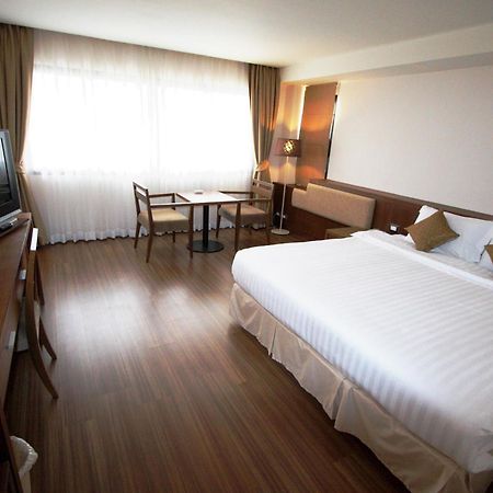 Hiran Residence Patong Exterior foto