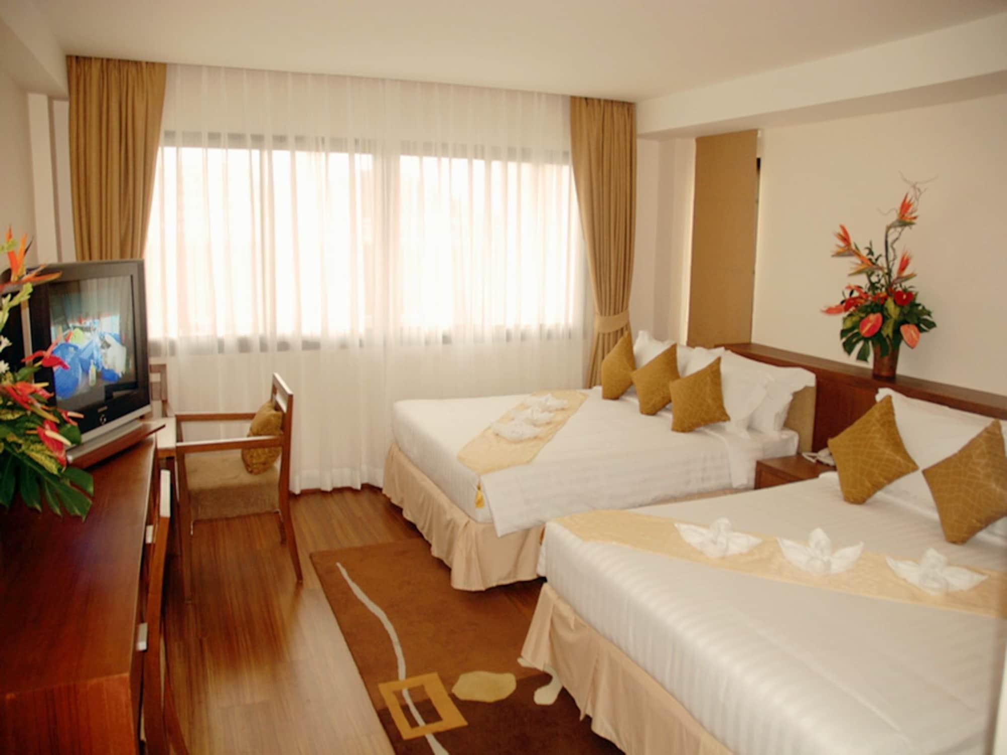 Hiran Residence Patong Exterior foto
