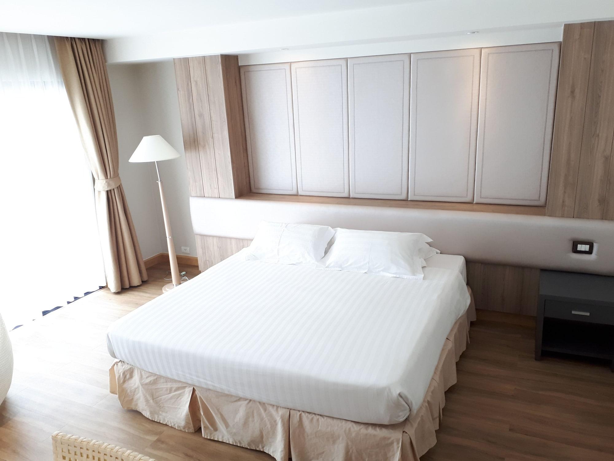 Hiran Residence Patong Exterior foto